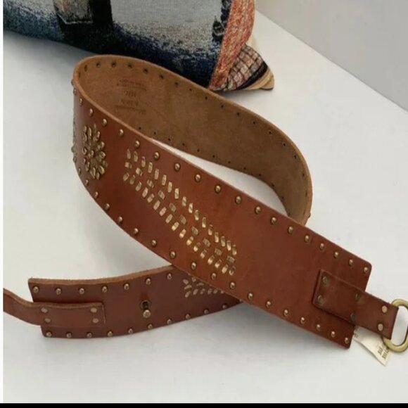 Abercrombie & Fitch Genuine Leather Brown Belt with Gold Studs Med/Large - Picture 6 of 7